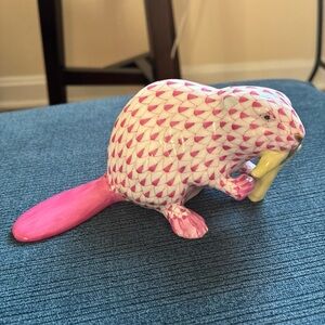 Herend pink fishtail beaver 15425